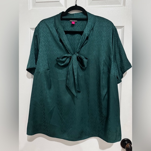 VINCE CAMUTO SHORT SLEEVES BLOUSE TIE NECK GREEN SIZE 1X PLUS LIGHTWEIGHT NEW - Picture 2 of 12